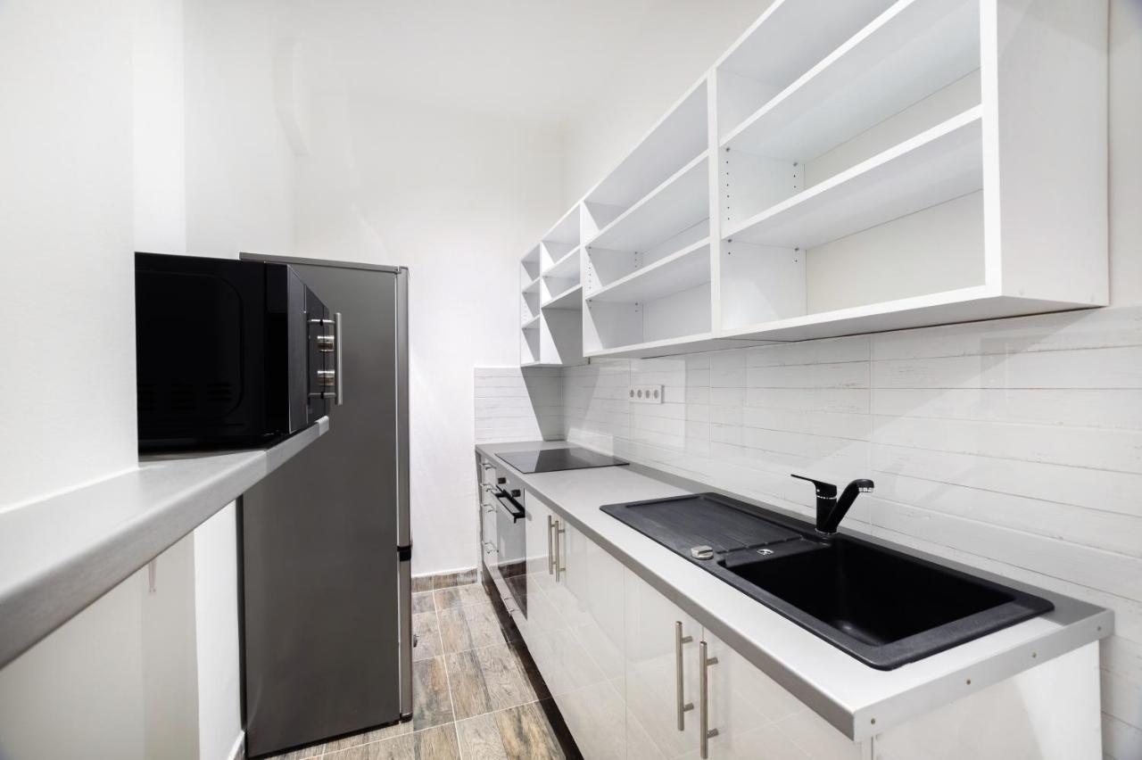 Buda Centre Homes By The Allee Shopping Mall 부다페스트 외부 사진